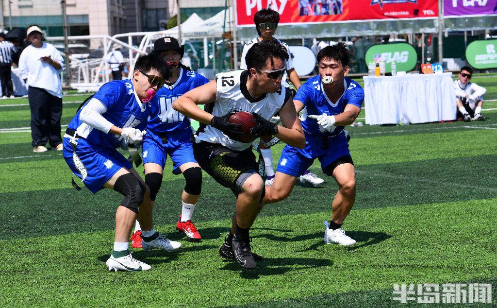 球员们发挥出色,为观众呈现精彩比拼 球员们发挥出色,为观众呈现精彩比拼